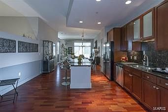3rd image of 630 Emerson 307