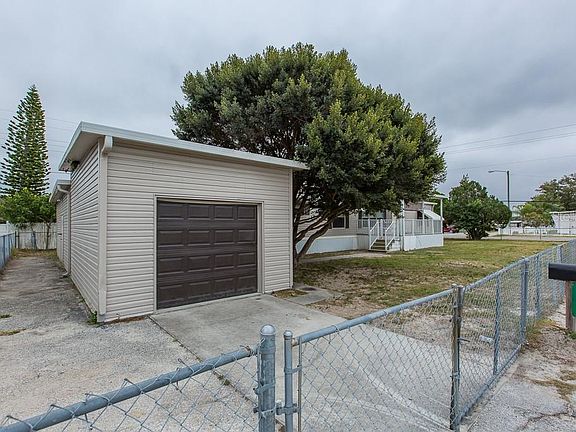 2nd image of 2006 Shady Cove Dr