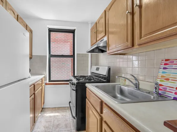 3231 Barker Avenue 2C image 2 of 7