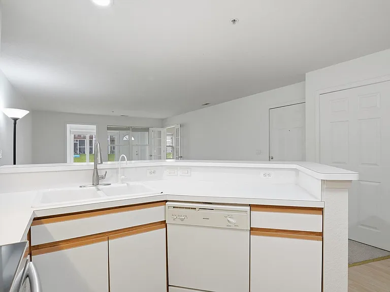 1335 Millbrook Trl — Photo 15