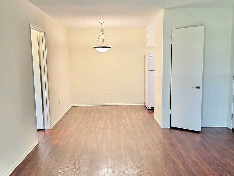 Concord Square Apartments — Photo 58