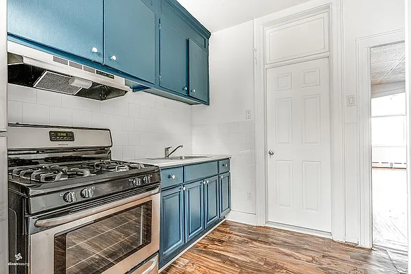 Rented by Dixon Advisory USA Inc. | media 14