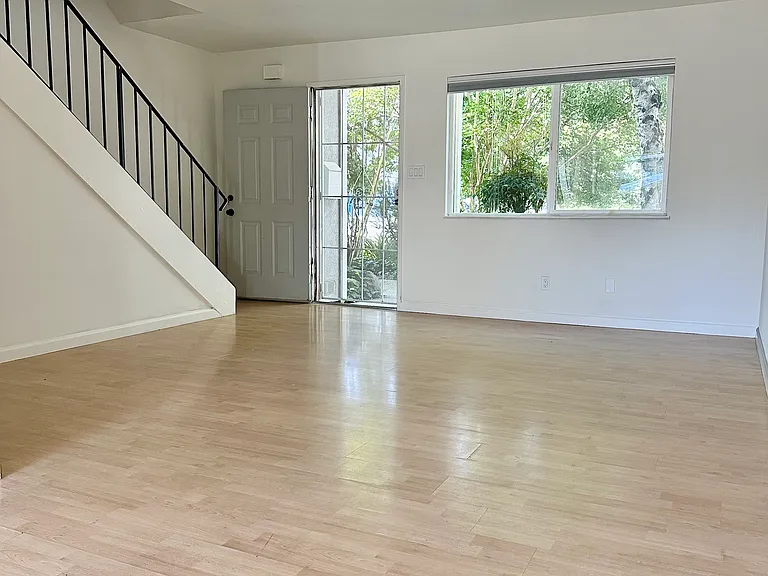 211 Arana Dr — Photo 14