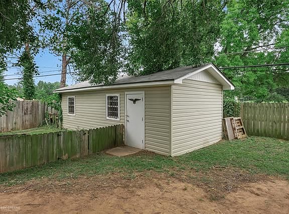 4th image of 1345 Georgia St