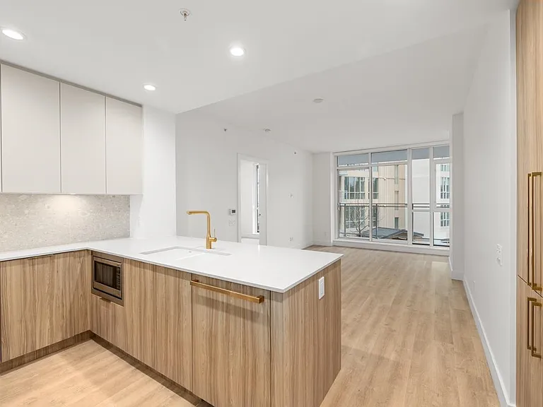 2325 Emery Ct #204 — Photo 4