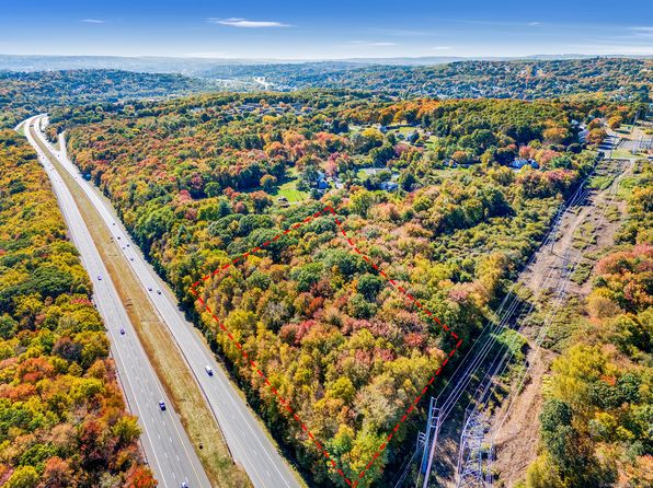 Old Colonial Rd, Watertown, CT 06795