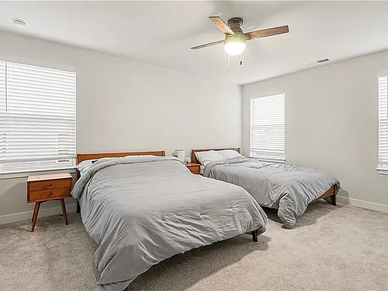 136 Salt Lake Ln — Photo 24