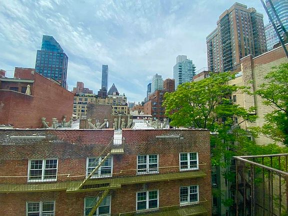 5th image of 328 E 55th St APT 19