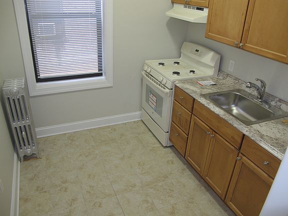 4th image of 4514 42nd St #1C