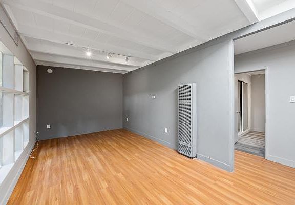 3rd image of 37 Valley Rd