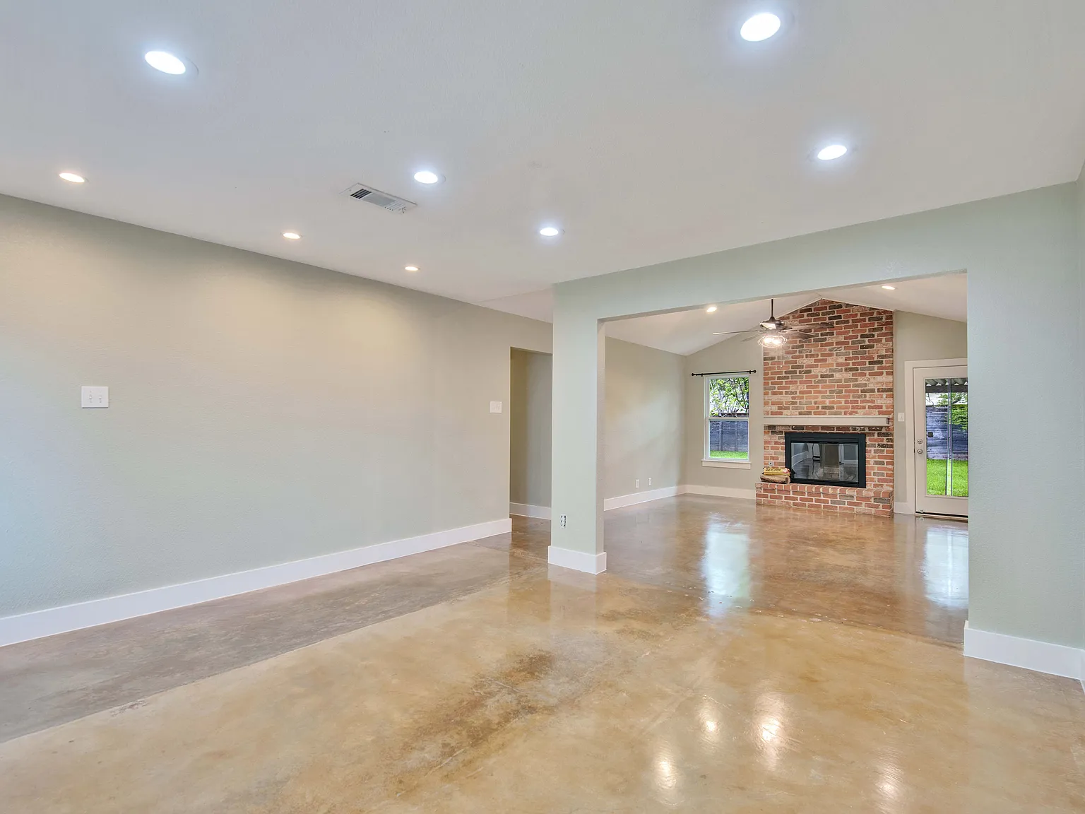 3 bed, 1550 sqft, $2,675 — Photo 4