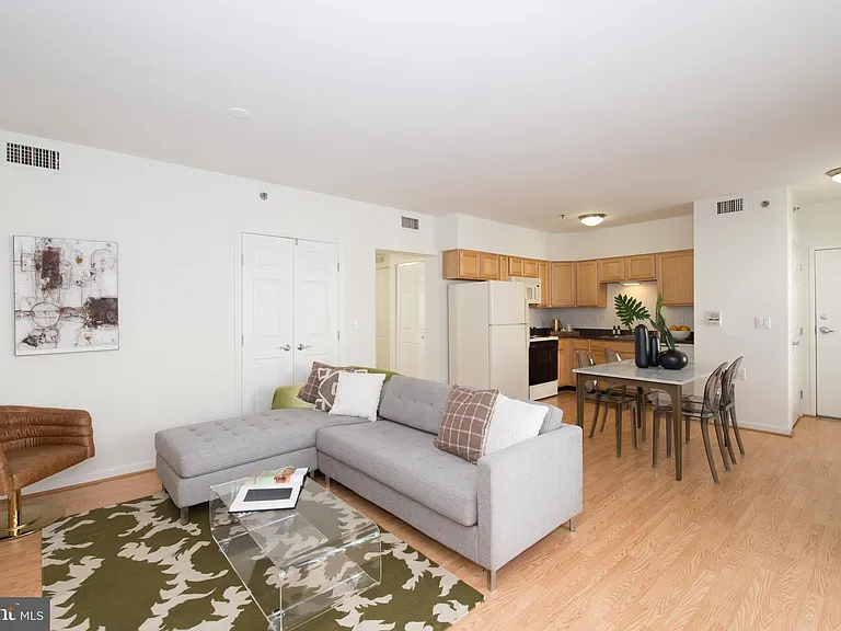 1030 N 2nd St #203 — Photo 23