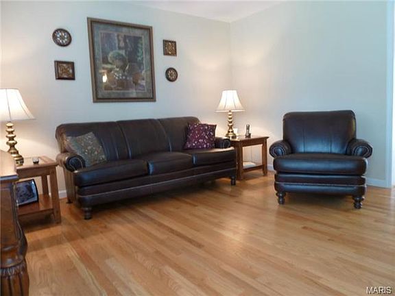 2nd image of 255 Alma Dr