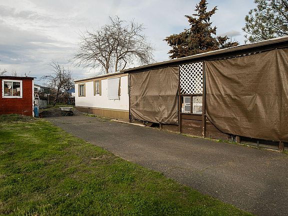 3rd image of 2533 Terrmont St