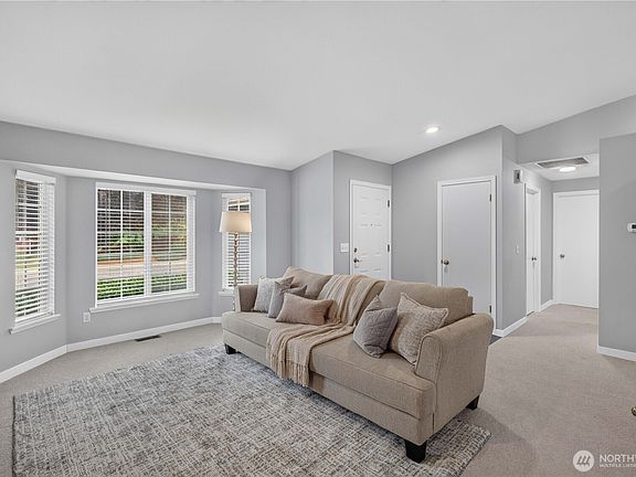 4th image of 17601 SE 268th Place