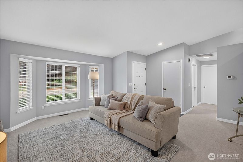 4th image of 17601 SE 268th Place