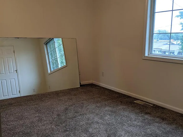 1333 Oakwood Ave #1333 — Photo 8