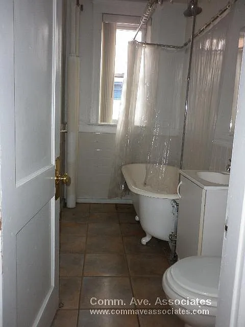 Building Photo - 520 Cambridge St #3A