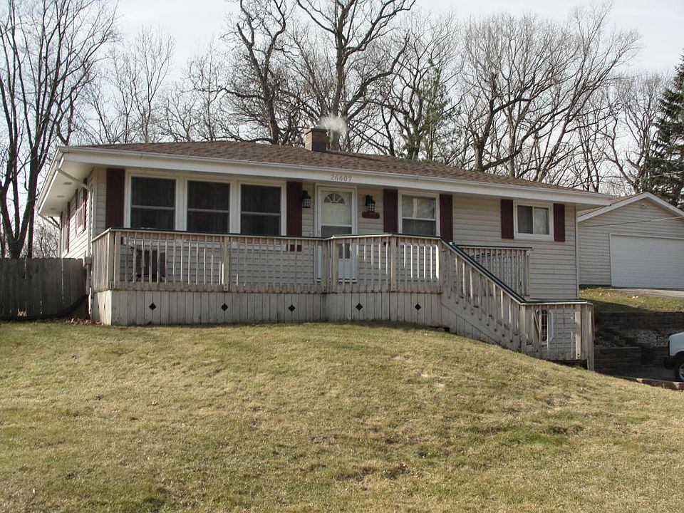 1st image of 26607 Oakridge Dr