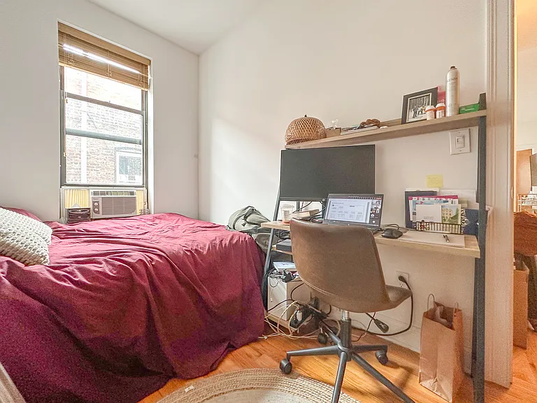 261 W 21st St #28 — Photo 8