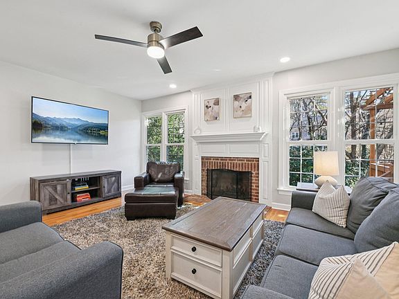 4th image of 108 Parkcanyon Ln