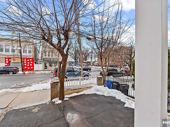 5th image of 191 Harrison St