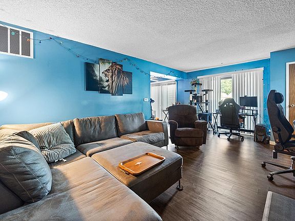 5th image of 3311 Hanover Dr #6-B