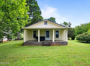 111 Hilltop Rd, La Follette, TN 37766