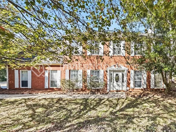 1851 Stone Forest Dr, Lawrenceville, GA 30043