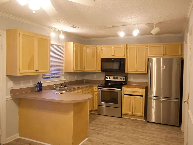 2911 Cedar Creek Rd #A — Photo 7