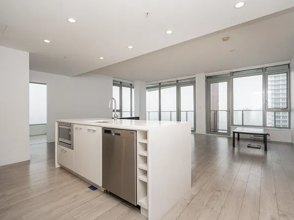 518 Whiting Way #1801, Coquitlam, BC V3J 0H7