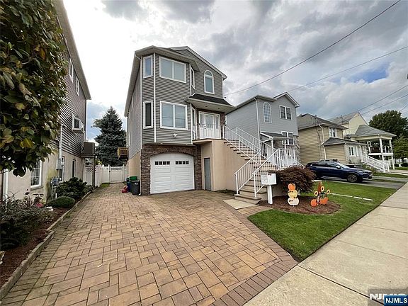 3rd image of 112 Tontine Avenue