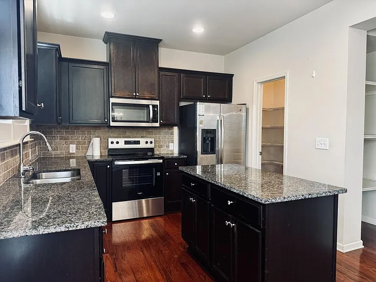 2214 Spicy Pine Ln — Photo 6