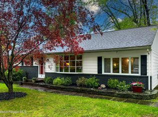 11 Woodland Dr, New Paltz, NY 12561