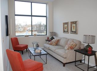 90 Sea St APT 102, Weymouth, MA 02191