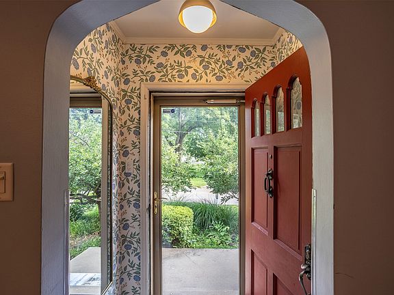 3rd image of 5905 Walnut Hill Dr