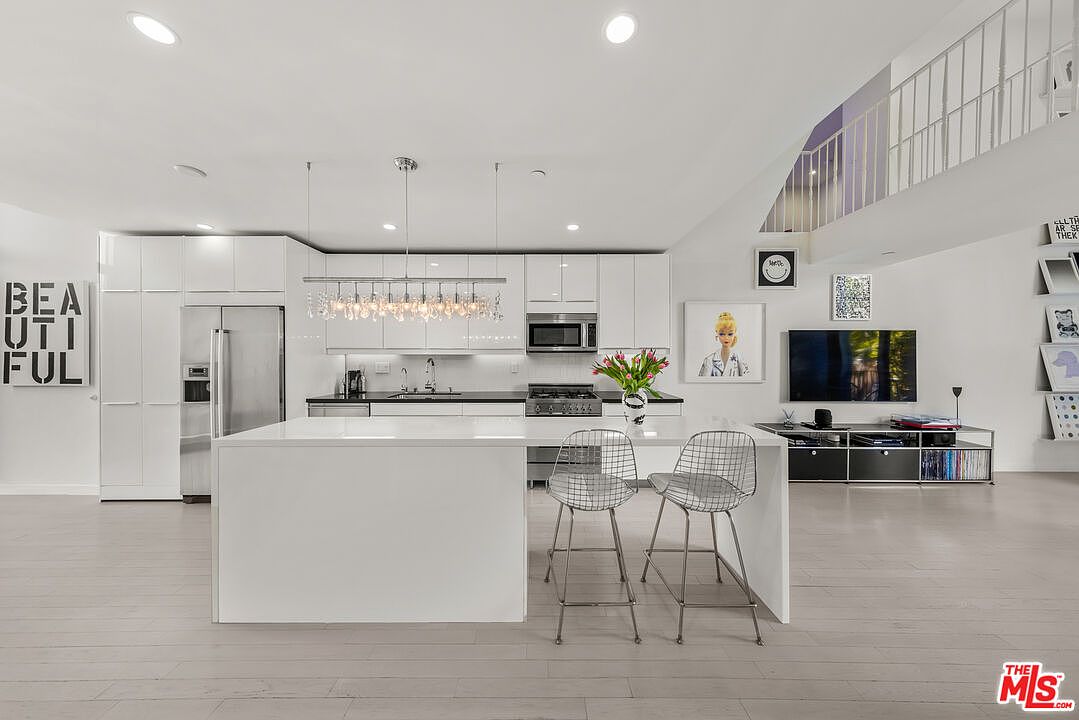 7917 Willoughby Ave 5, West Hollywood, CA 90046 Zillow