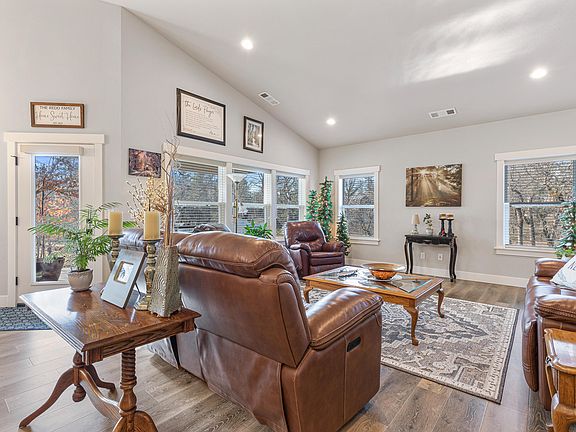 5th image of 6534 Rogue River Dr