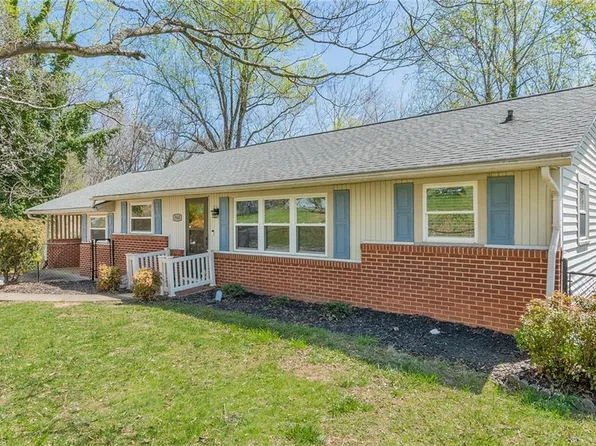 960 Virginia St, Eden, NC 27288