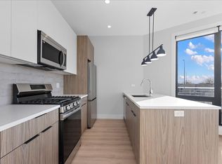 3953 W Dakin St #306, Chicago, IL 60618