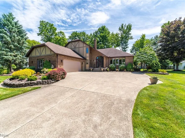 6276 Coldstream Rd, Cleveland, OH 44143
