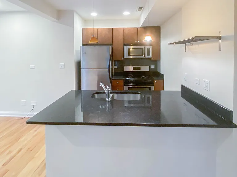 1634-36 W. Grace / 3804-10 N. Marshfield — Photo 15
