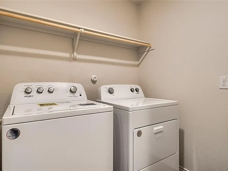 745 Adler Way — Photo 27