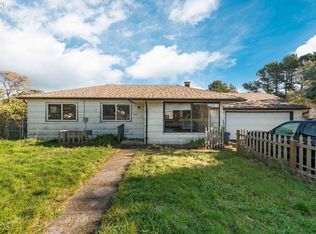 1015 Franklin Ave SW, Bandon, OR 97411