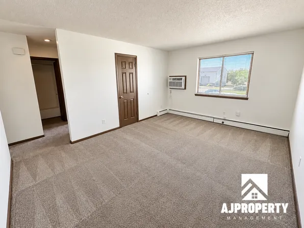 114 W 43rd St, 114 W 43rd St #2, Sioux Falls, SD 57105