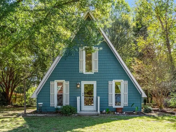 3648 Cash Dr, Winston Salem, NC 27107