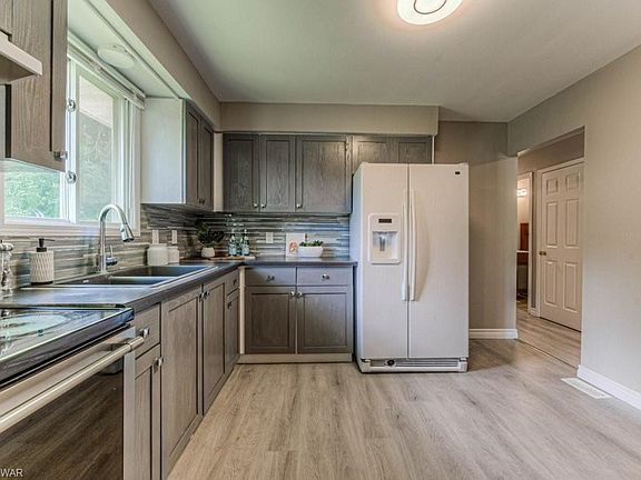 2nd image of 391 Churchill Ct #A