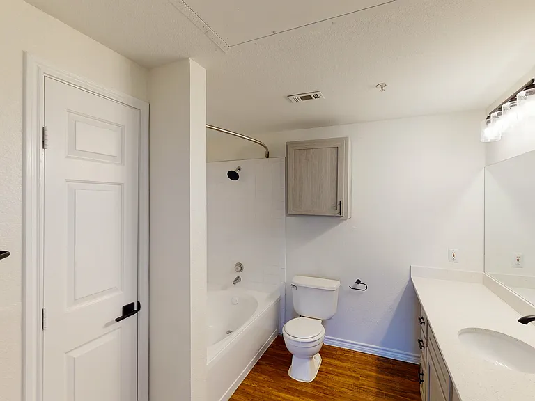 9th Street Apartments — Photo 29
