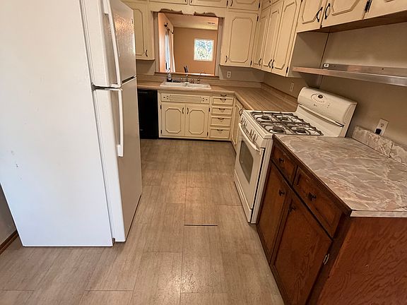 5th image of 505 Foster Ave