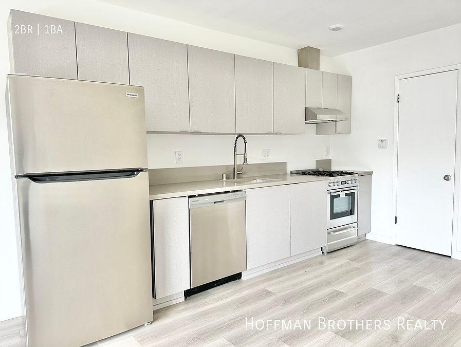 1st image of 318 S Mariposa Ave APT 9